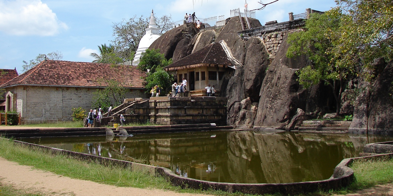 Isurumuniya rock temple